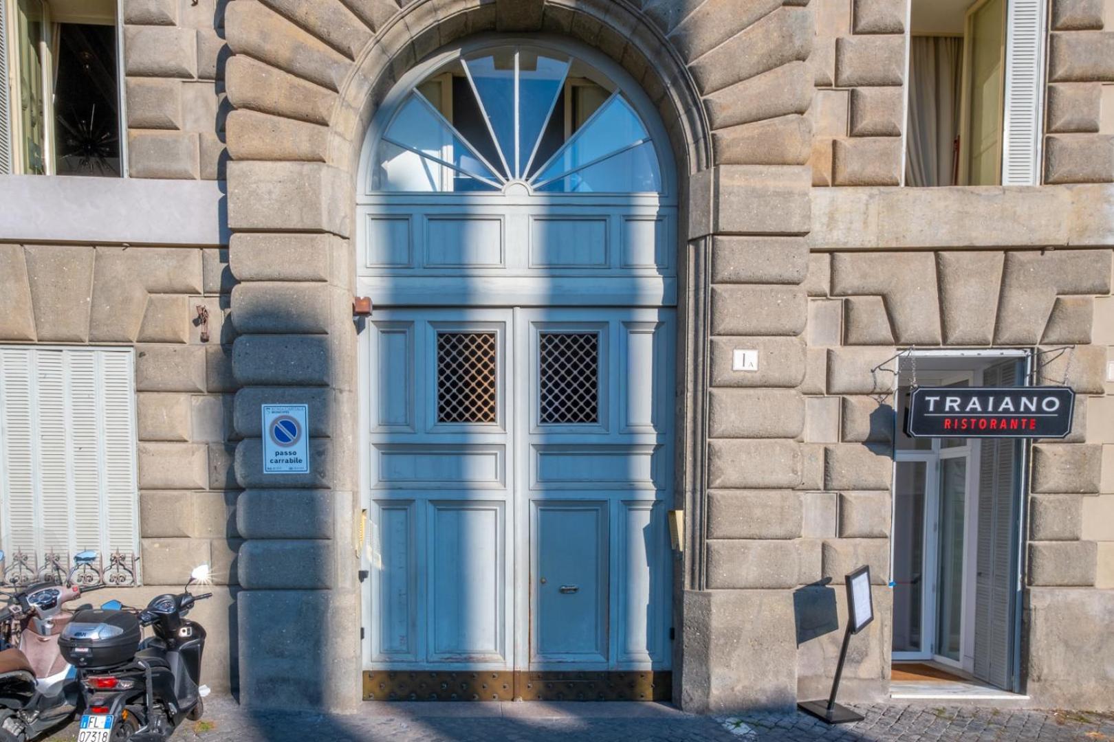 Elegant And Luxury Apartment @Altare Della Patria Rome Luaran gambar
